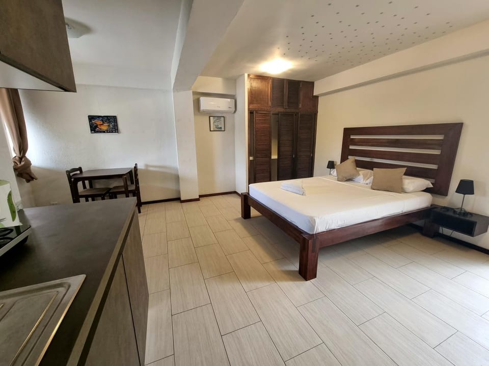 Day & Night Accommodations Apartment in Central Visayas