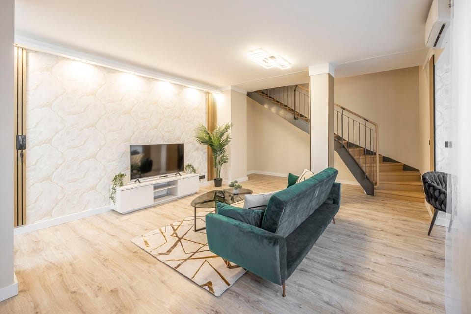 TV and multimedia, Living room, Seating area