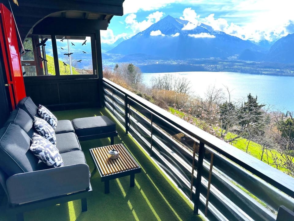 Lake Thun Alps Scenic Views and Concierge by SwissHut Chalet in Canton of Bern (Region)