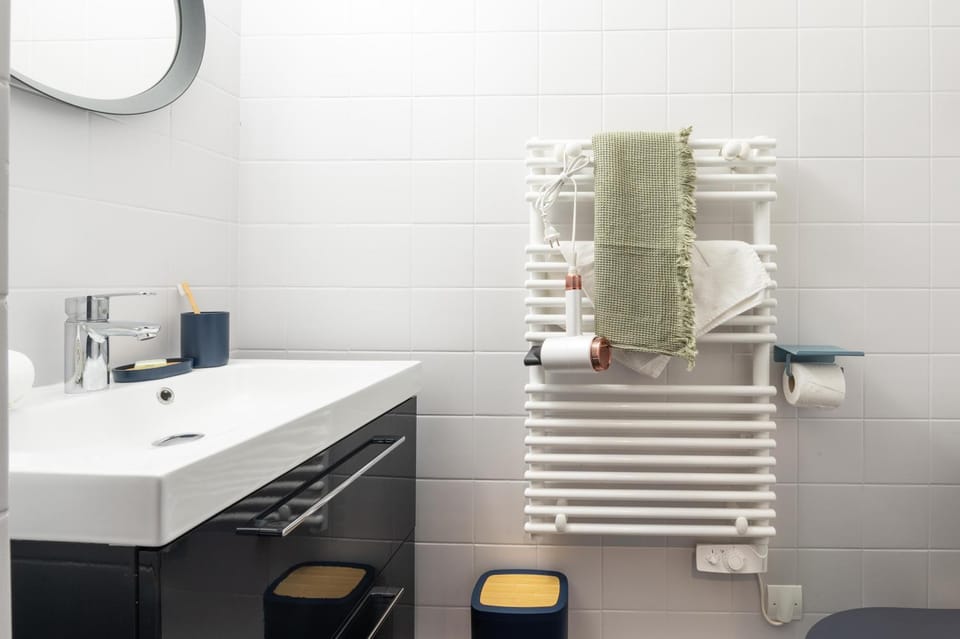 Shower, heating