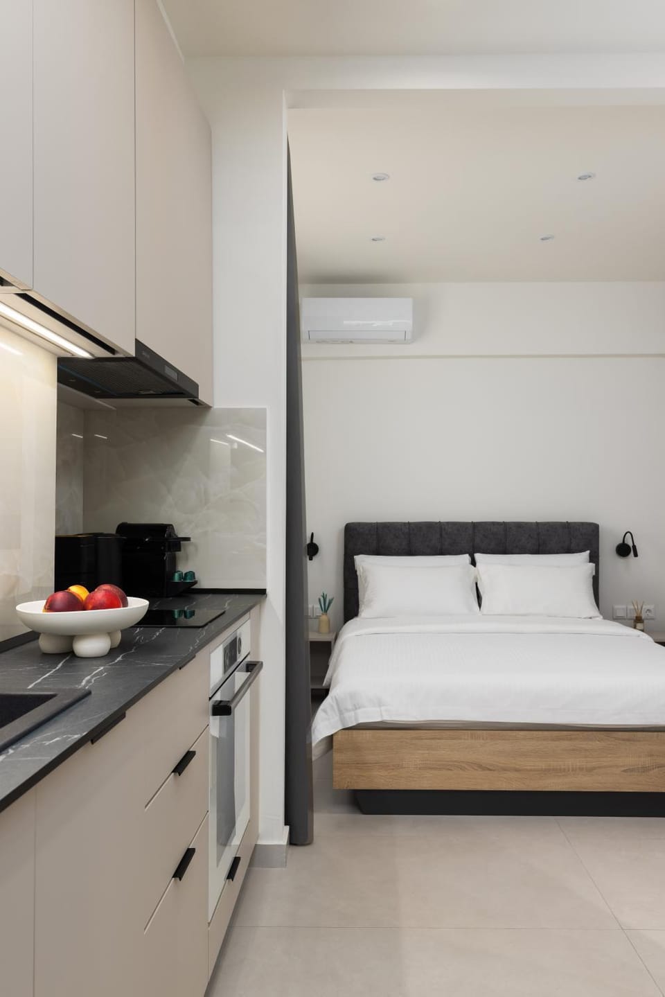 Bed, Coffee/tea facilities, Kitchen or kitchenette, Bedroom, kitchen, kitchen, air conditioner, air conditioner