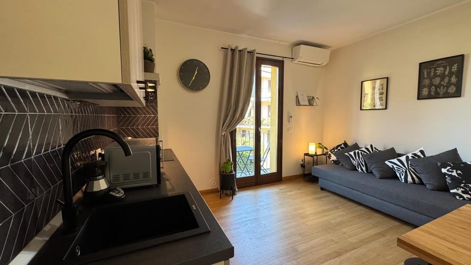 Dining area, Lunch, stove, kitchen