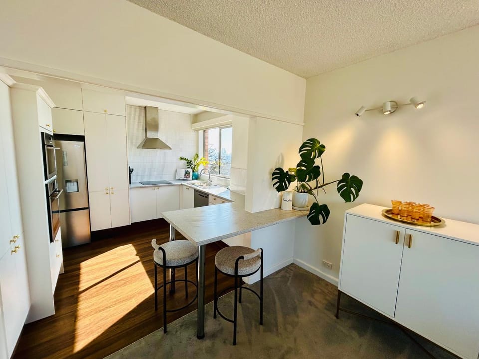 Dining area, City view, kitchen