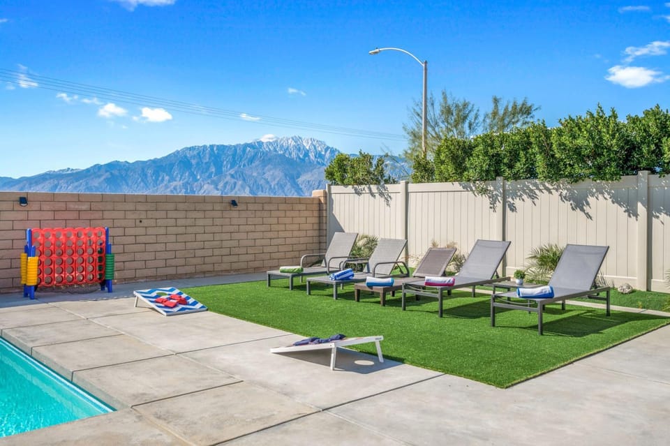 Mountain view, Swimming pool, sunbed