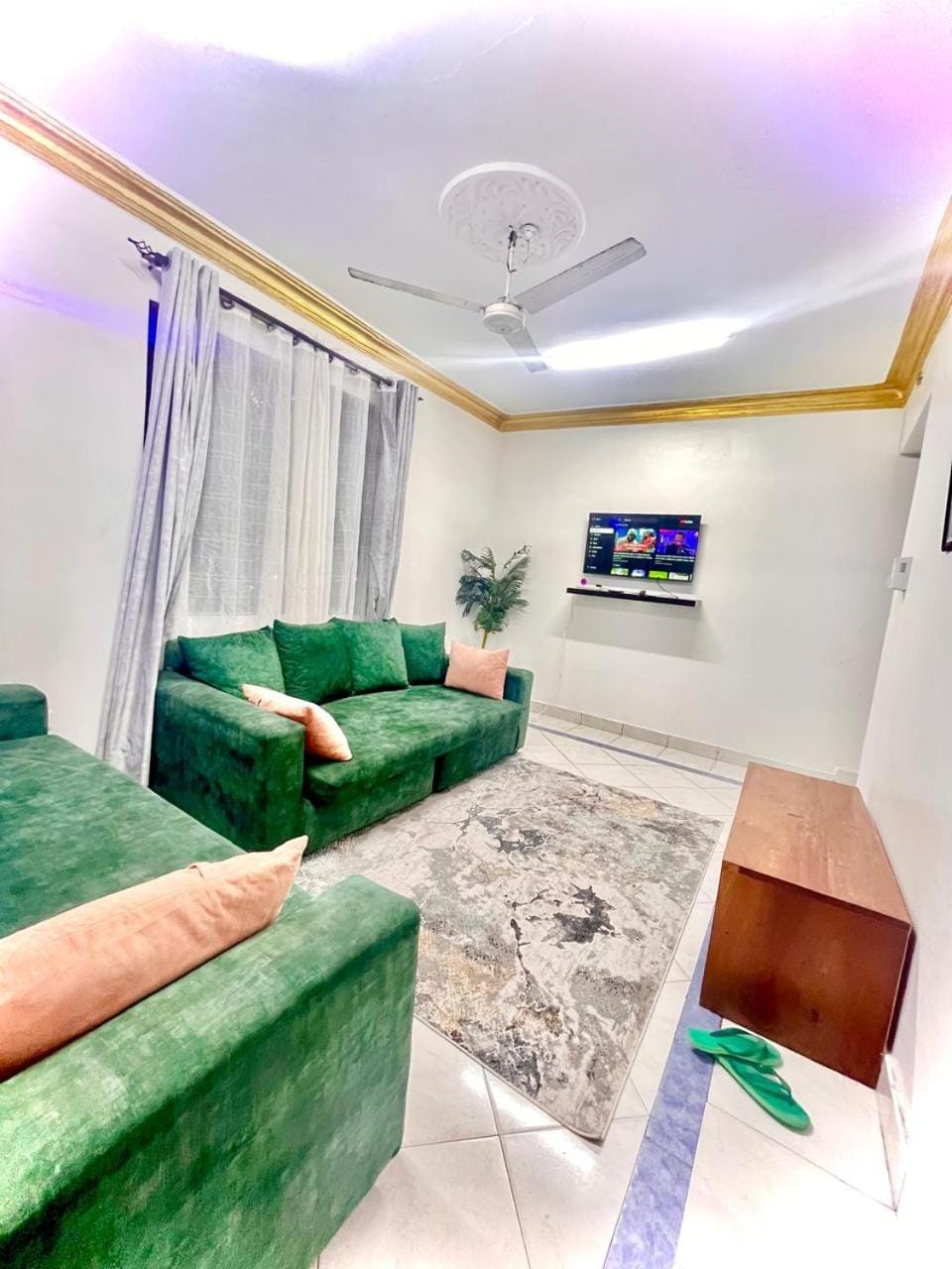 Queens Luxury 2 Bedroom Mombasa Apartment in Mombasa