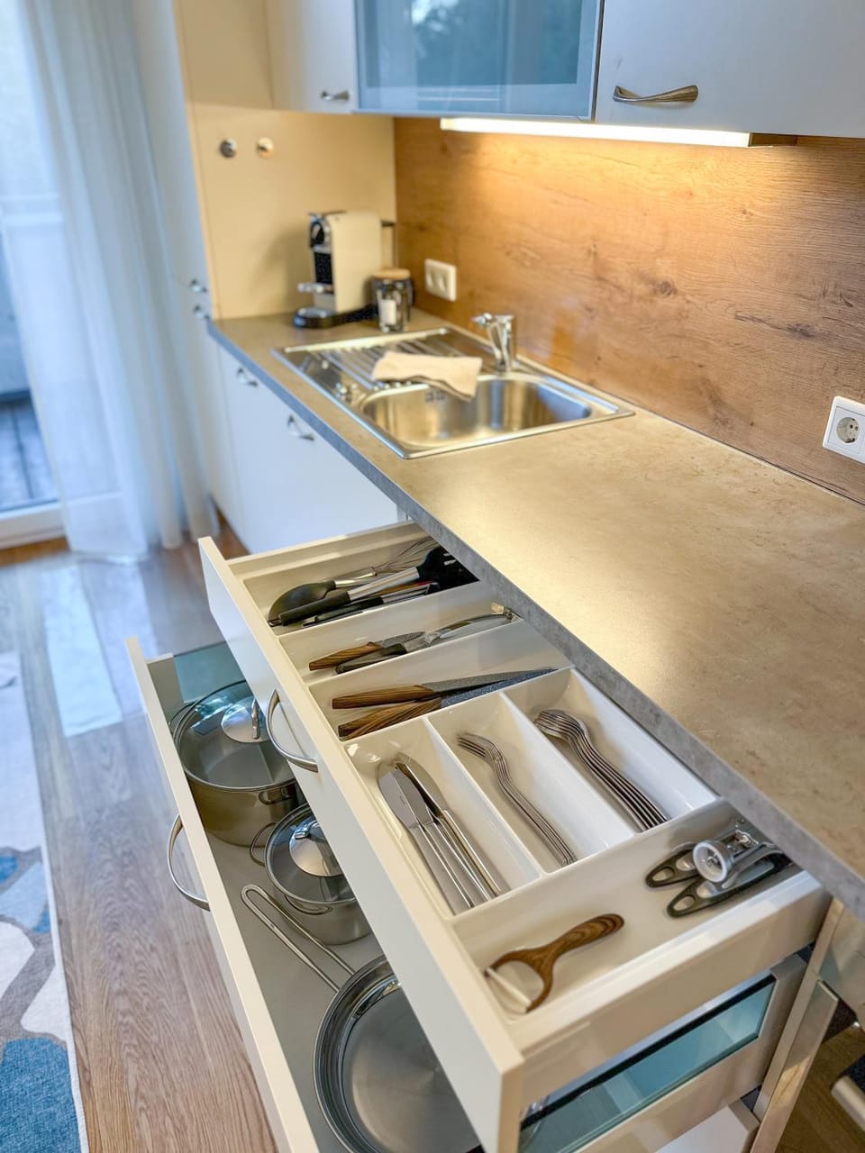 Kitchen or kitchenette, kitchen, kitchen