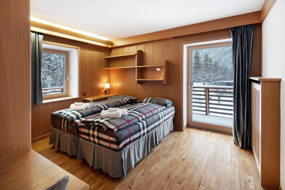 Living room, Bedroom