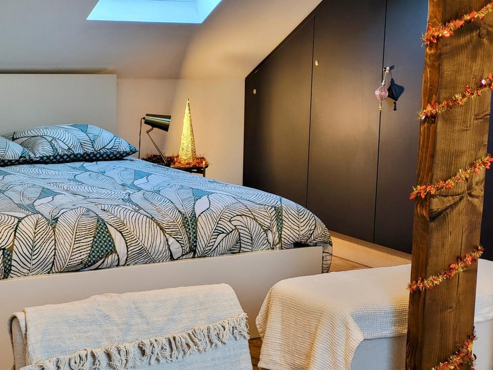 Bedroom, wardrobe