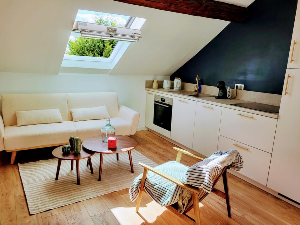 Kitchen or kitchenette, Living room
