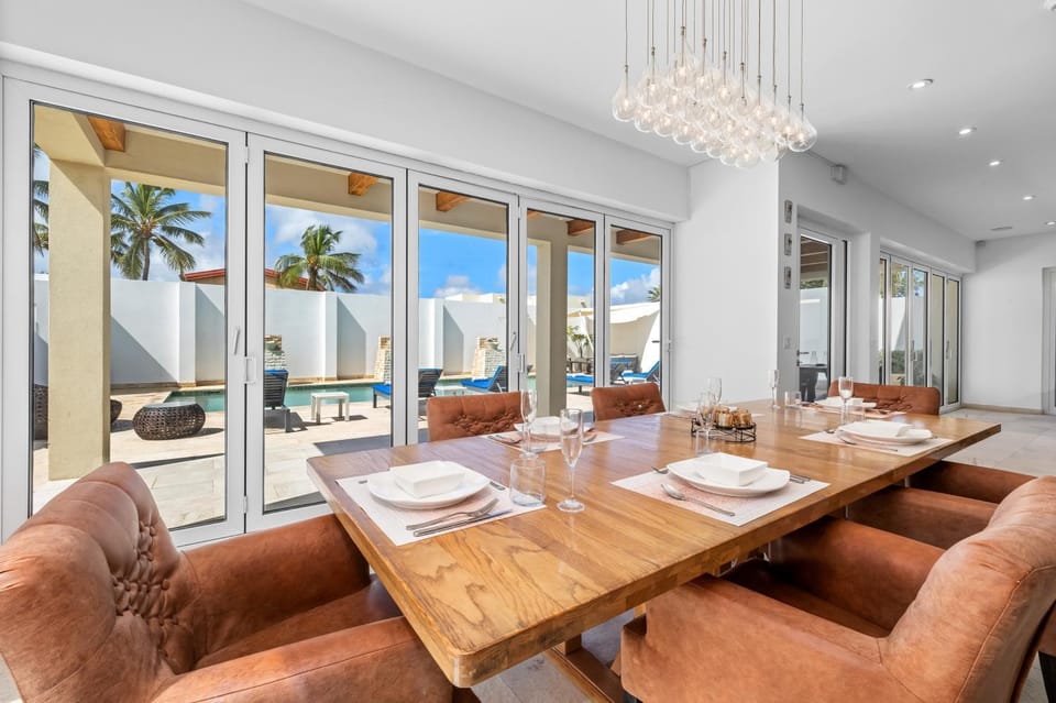 Seating area, Dining area, Pool view