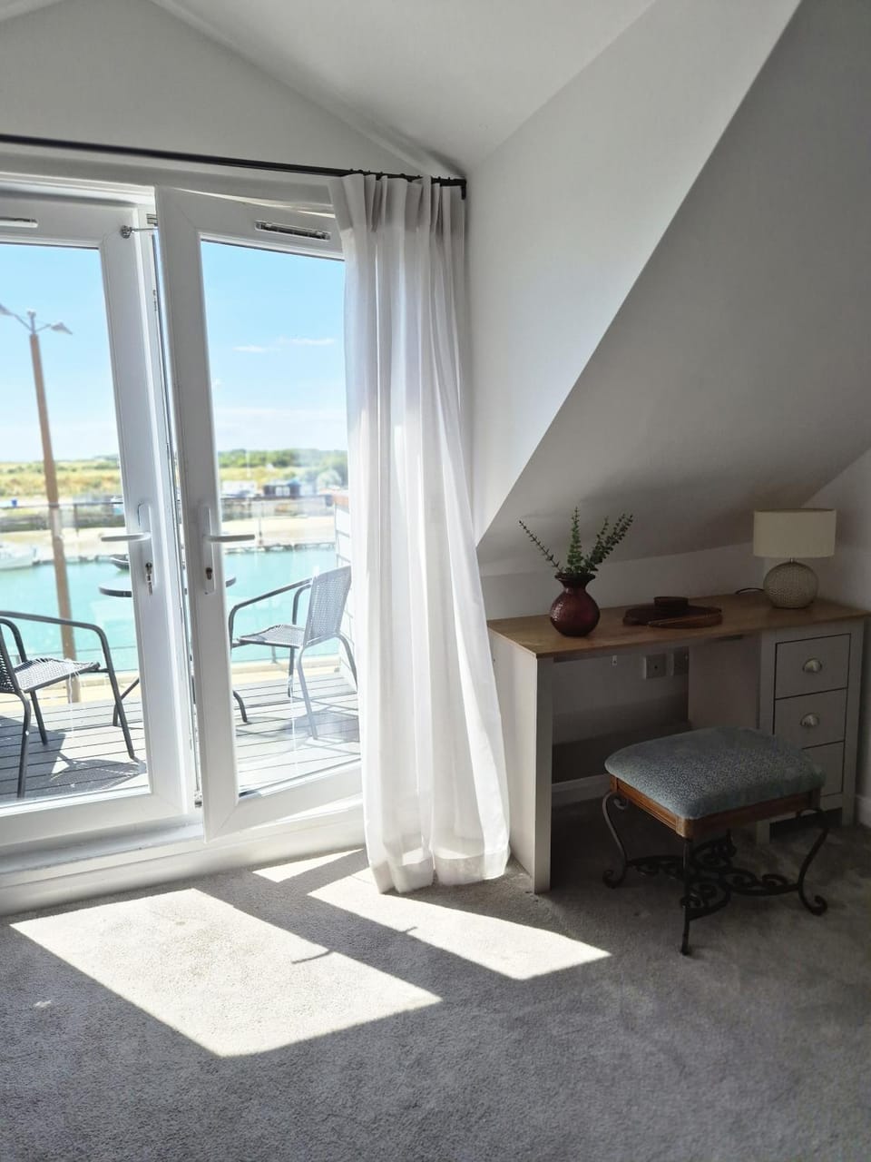 View (from property/room), Balcony/Terrace, Photo of the whole room, Seating area