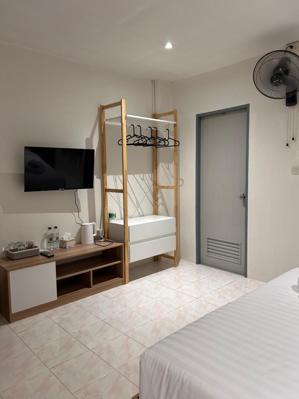Bed, TV and multimedia, wardrobe, air conditioner