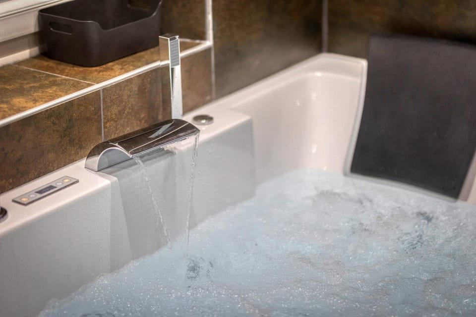 Hot Tub, Bathroom, Bath