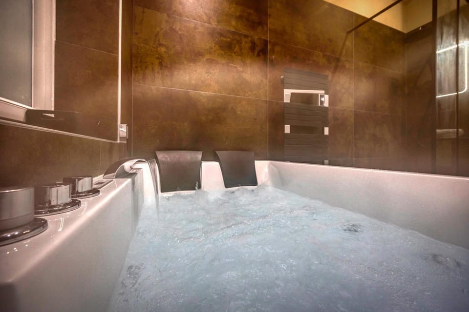 Hot Tub, Bathroom, Bath