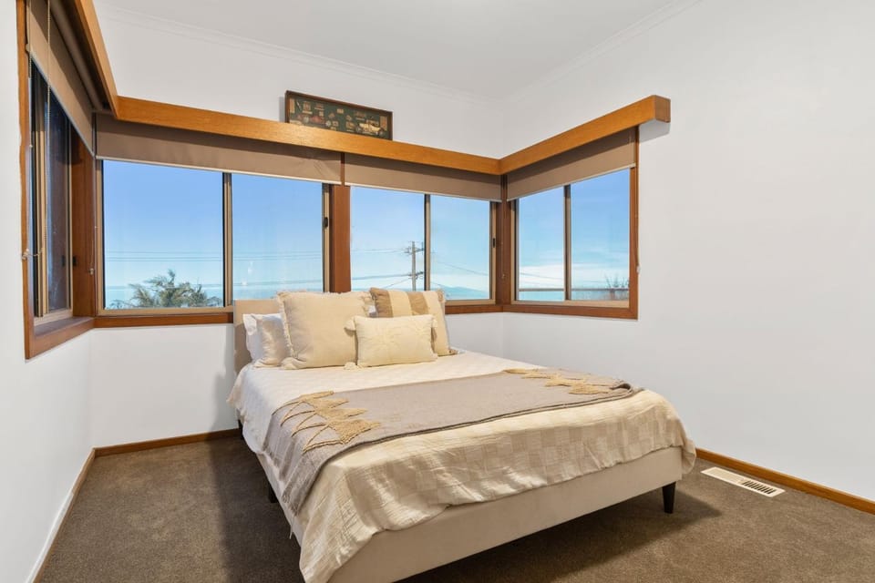 Martin's Bay View Retreat House in Melbourne