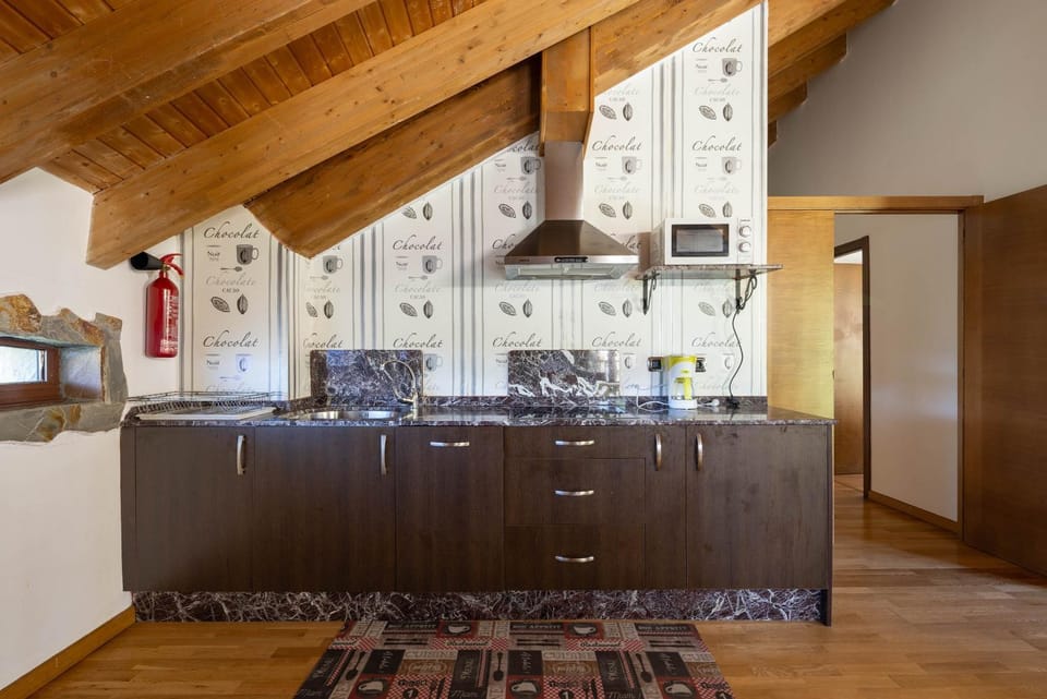 Property building, Kitchen or kitchenette, Living room