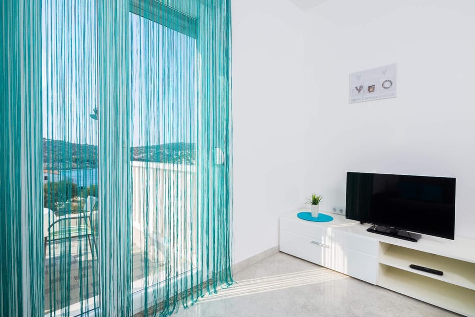 Day, TV and multimedia