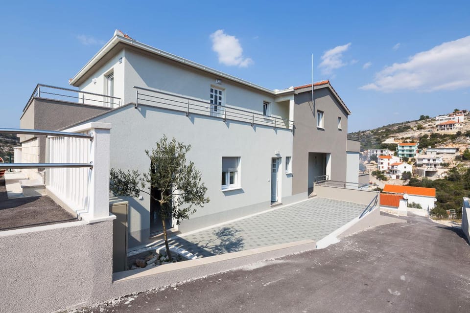 Property building, Day