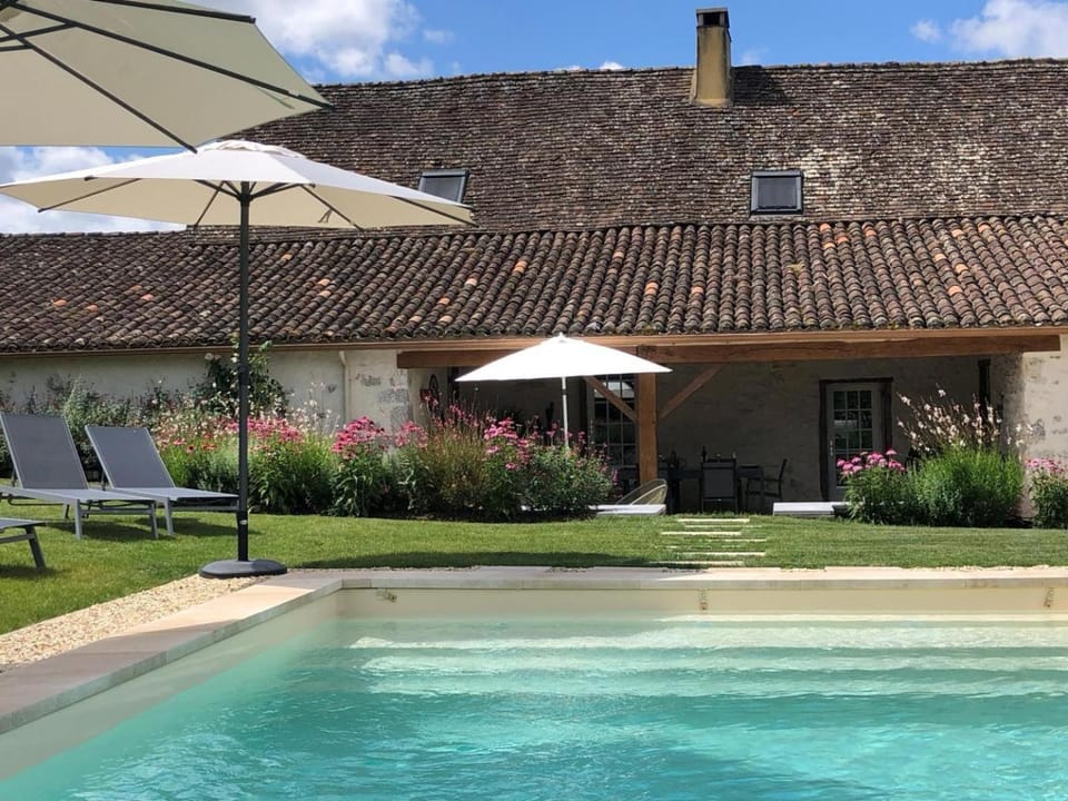 Aux charmes d'angely House in Occitanie