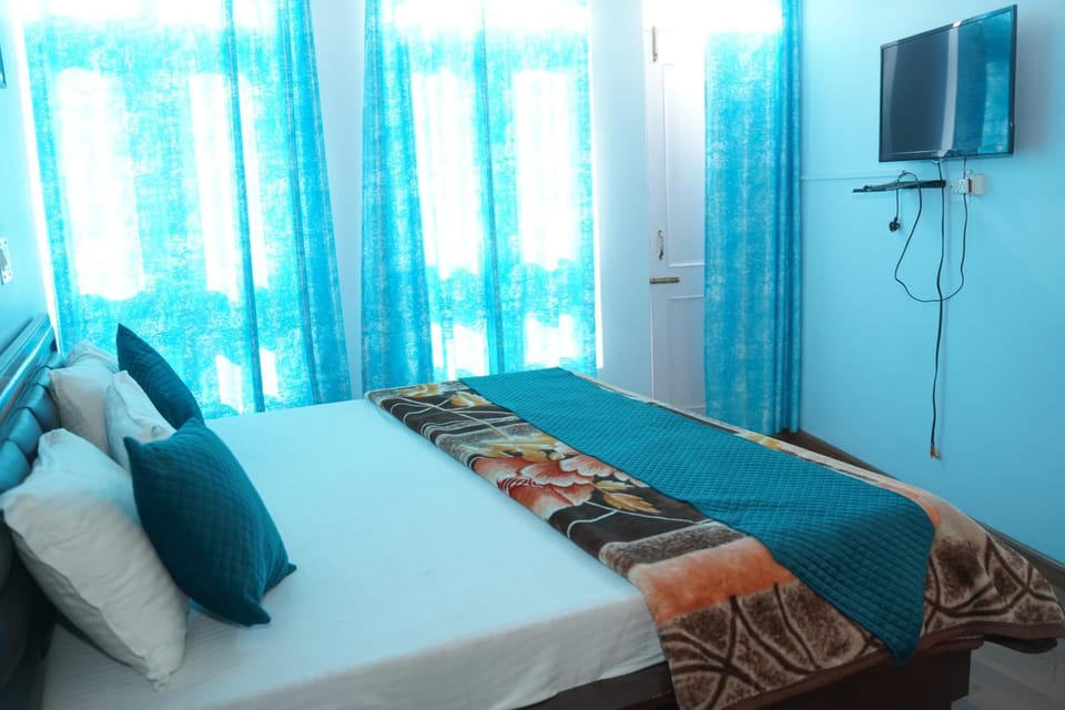 TV and multimedia, Photo of the whole room