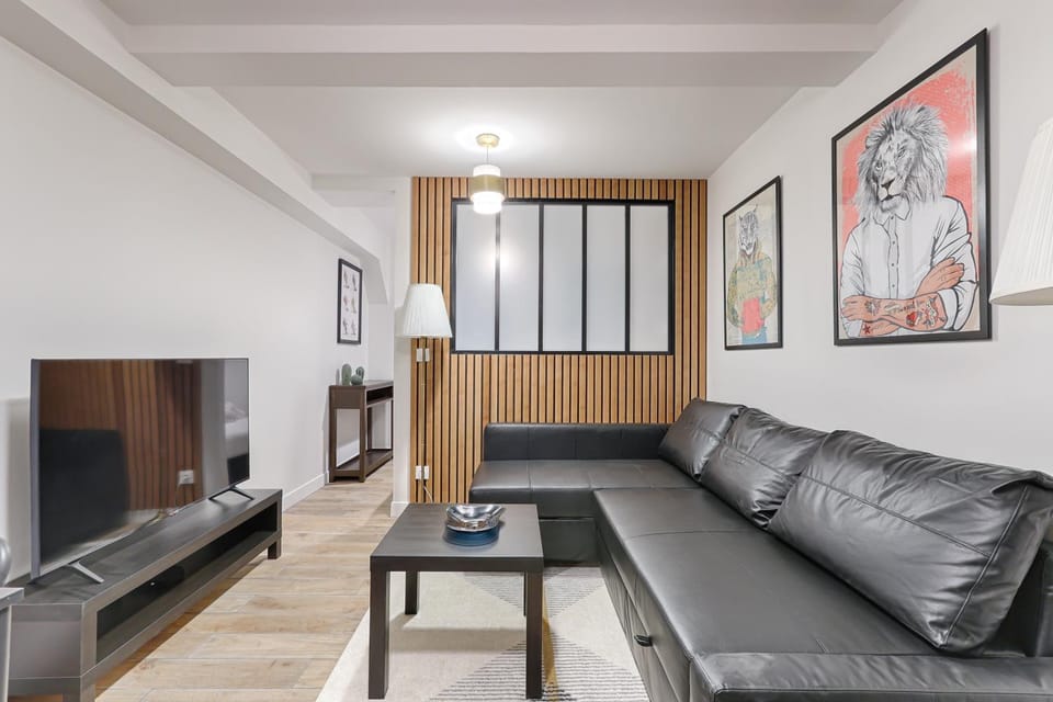 TV and multimedia, Living room, Seating area