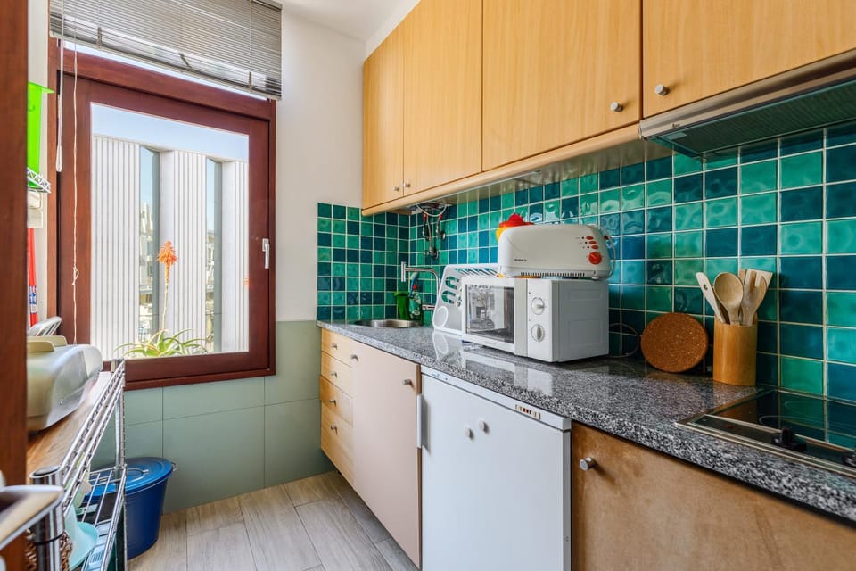 Kitchen or kitchenette, Living room