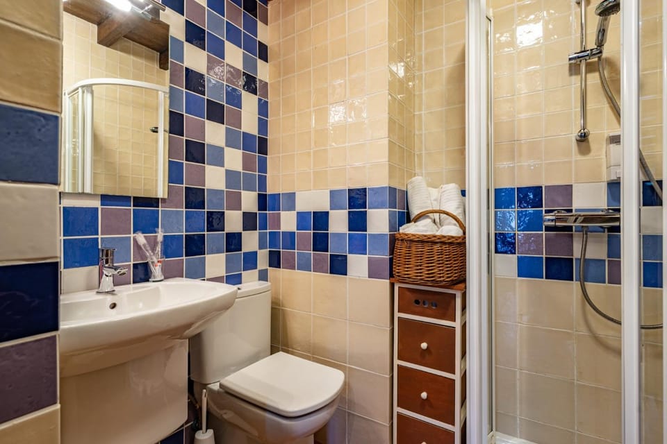 Bathroom, Living room