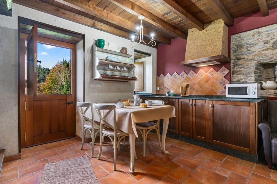 Property building, Kitchen or kitchenette, Living room