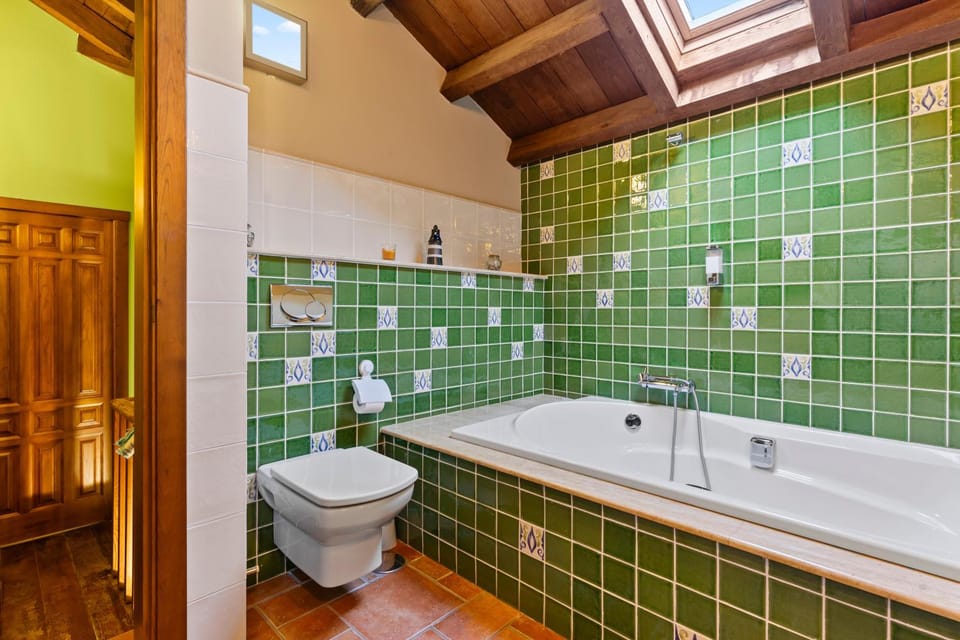 Bathroom, Living room