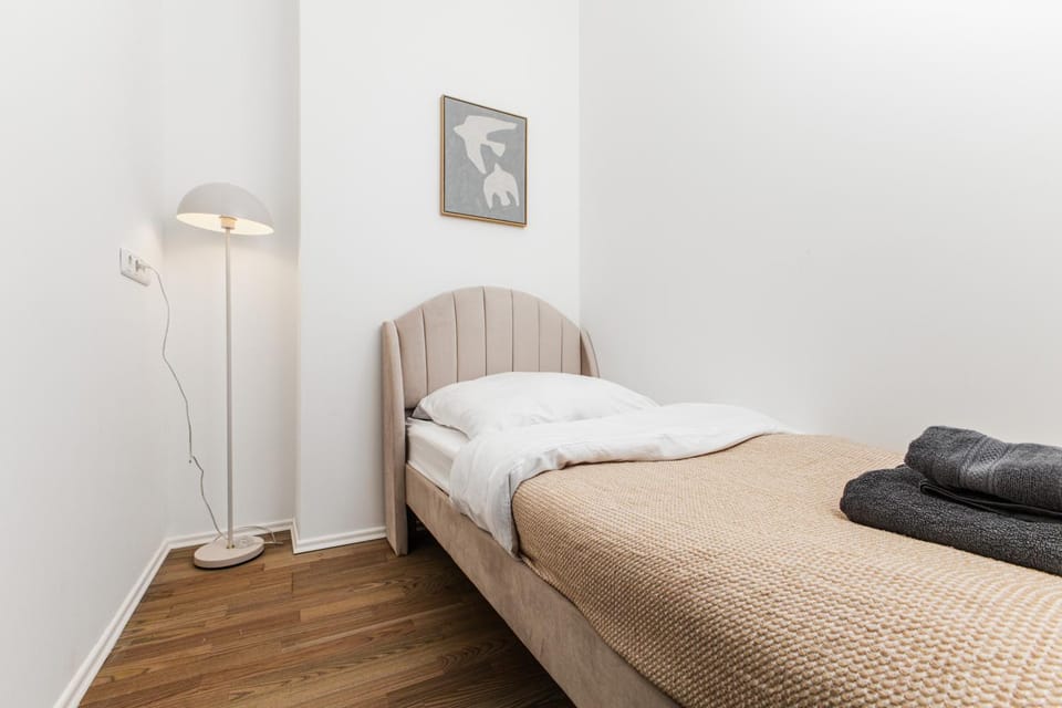 Bed, Photo of the whole room, Bedroom