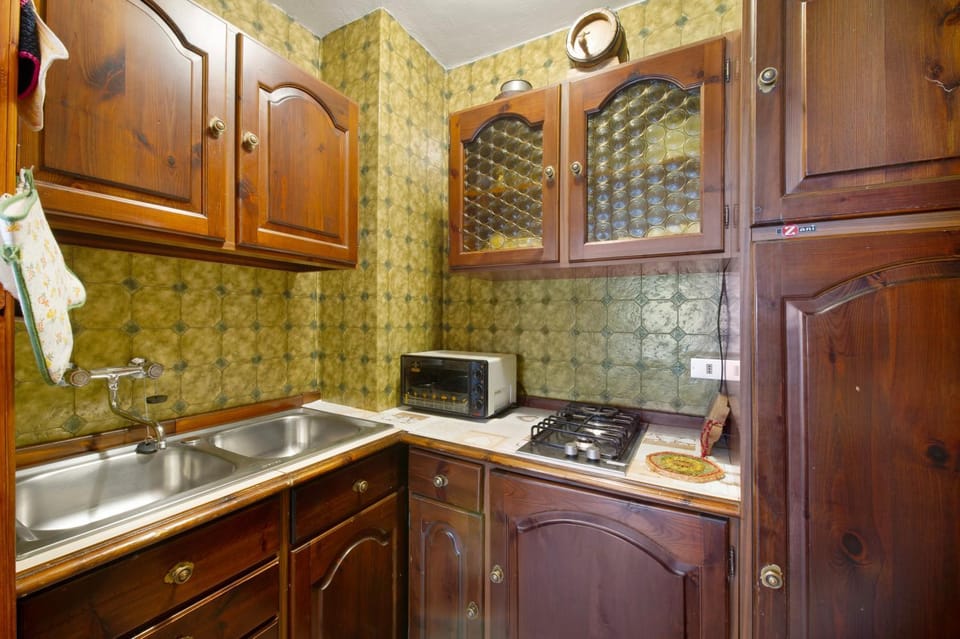 Kitchen or kitchenette, Living room