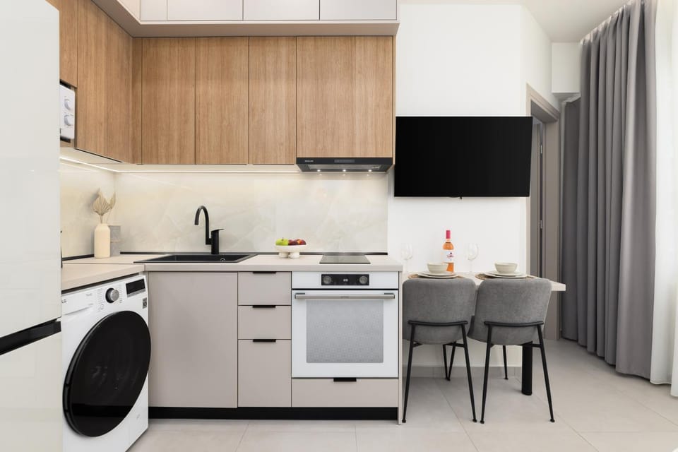 TV and multimedia, Kitchen or kitchenette, Dining area, oven, washing machine, washing machine, kitchen, kitchen