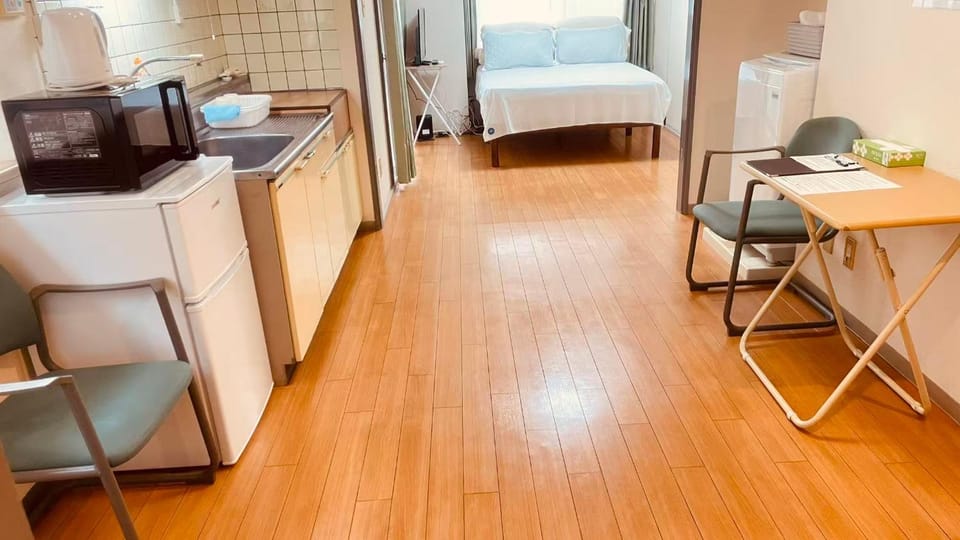 Photo of the whole room, Bedroom