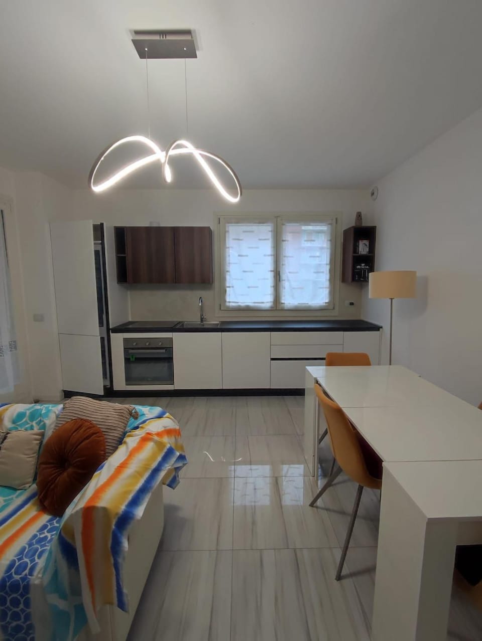 TV and multimedia, Kitchen or kitchenette, Living room, Seating area, Dining area, internet, air conditioner
