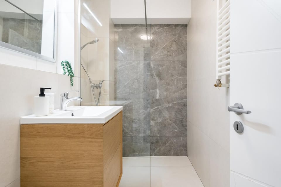 Shower, Bathroom, towels