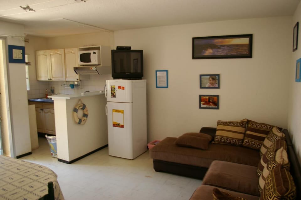 TV and multimedia, Kitchen or kitchenette, Living room, Dining area