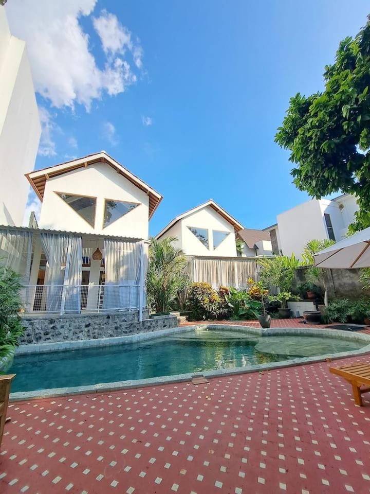 Cheerful Mezzanine 1 in Pererenan Canggu Bali, I Feel Good Villa 1 Villa in North Kuta