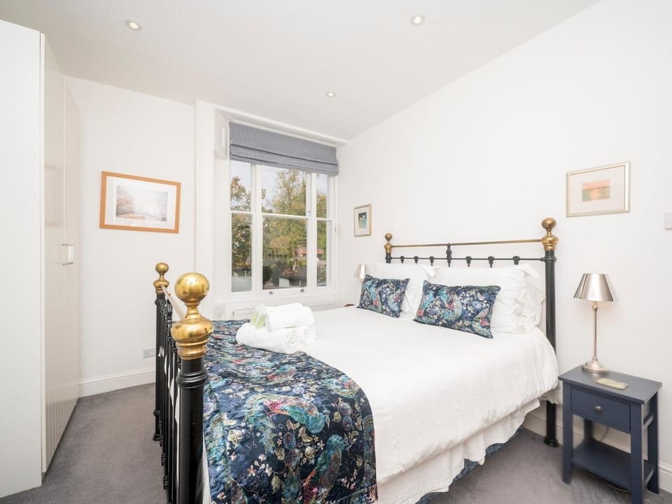 Bed, Other, Photo of the whole room, Bedroom