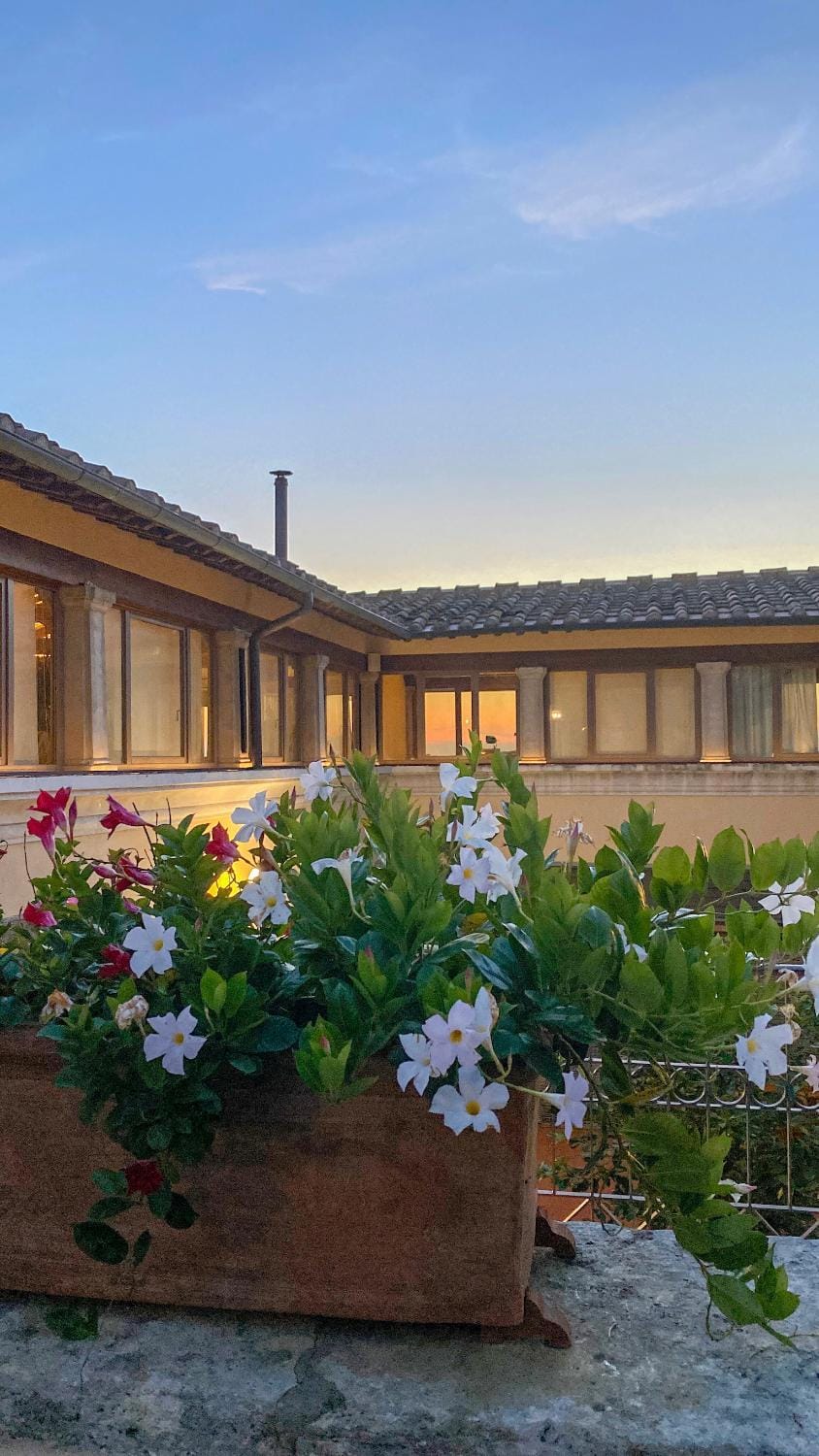 Property building, Day, Inner courtyard view