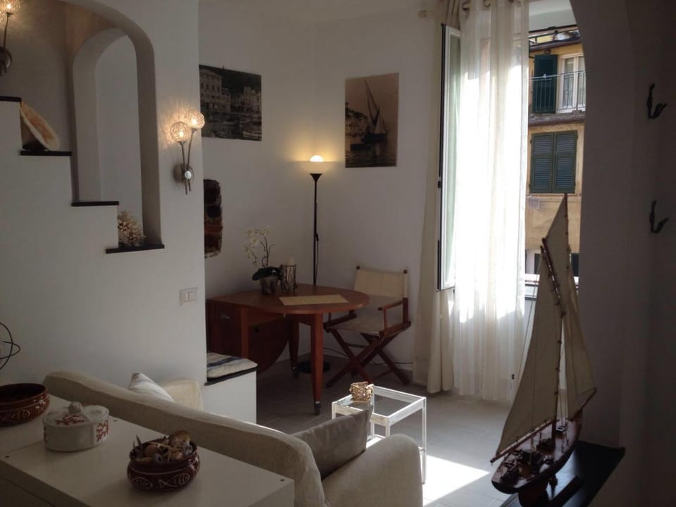 Decorative detail, Seating area