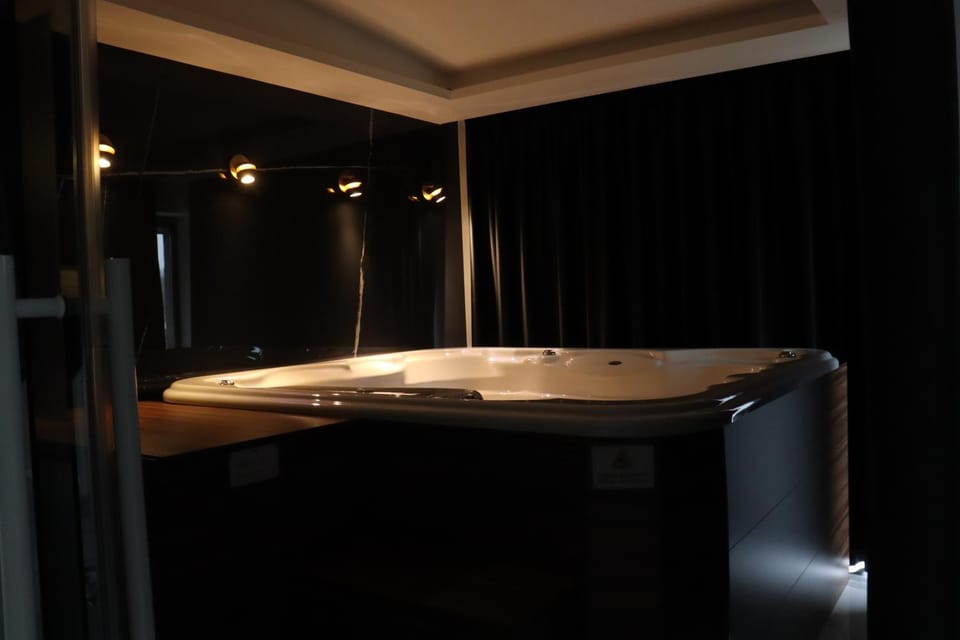 Spa and wellness centre/facilities, Spa and wellness centre/facilities, Bath