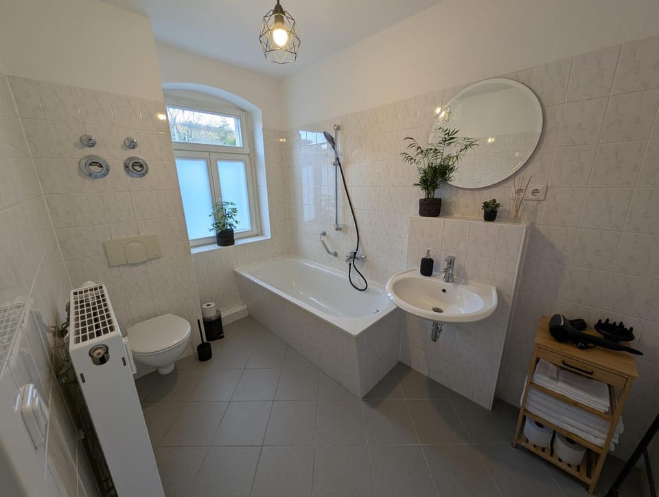 Toilet, Bathroom, Bath, towels