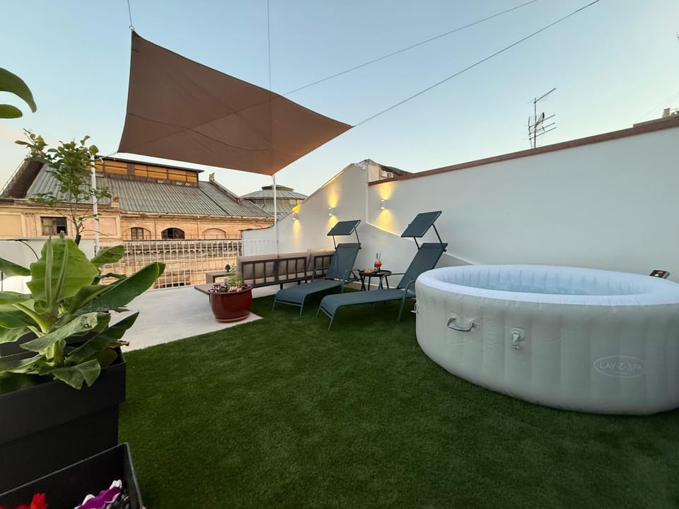 Hot Tub, Pool view, Swimming pool