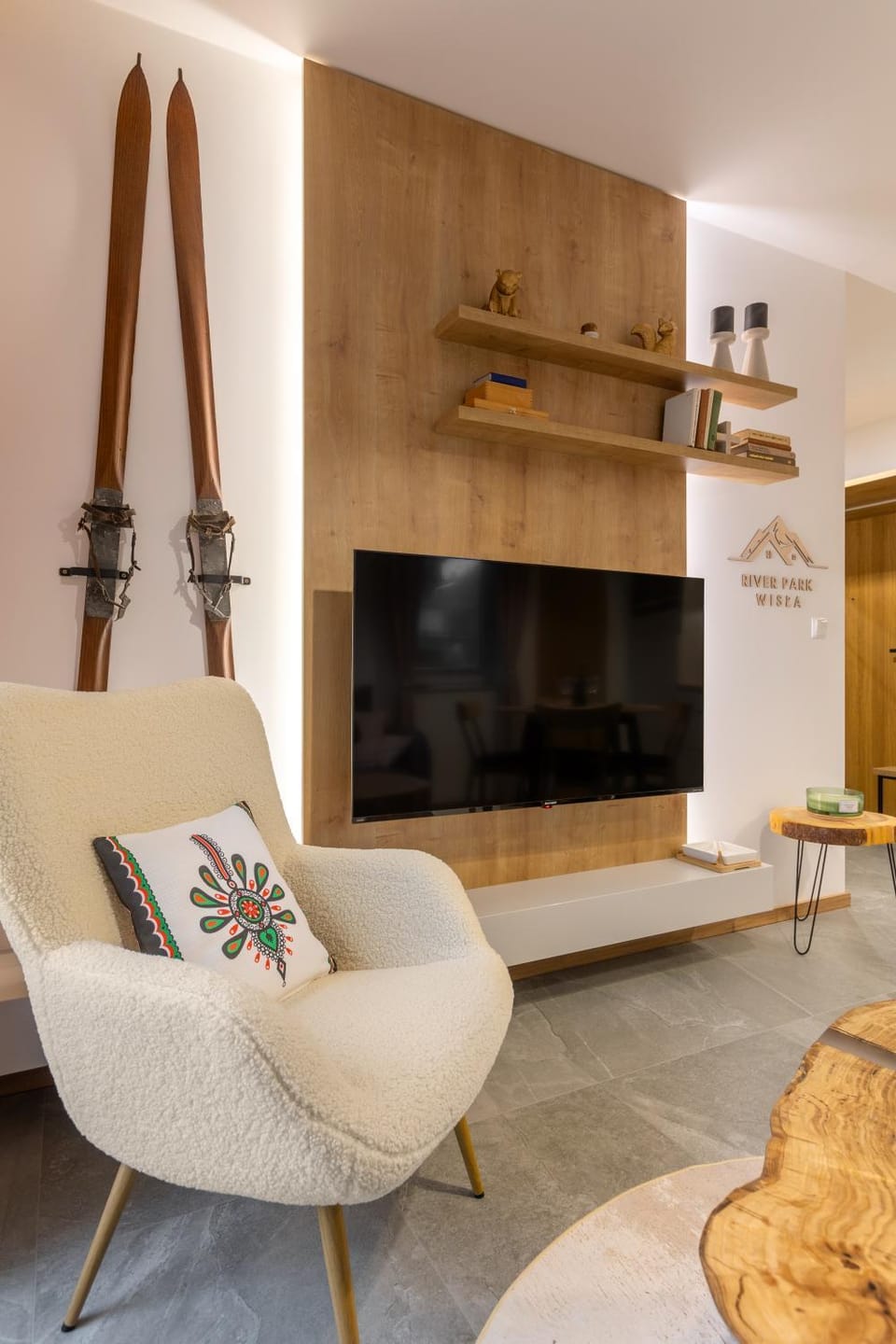 TV and multimedia, Living room, Seating area