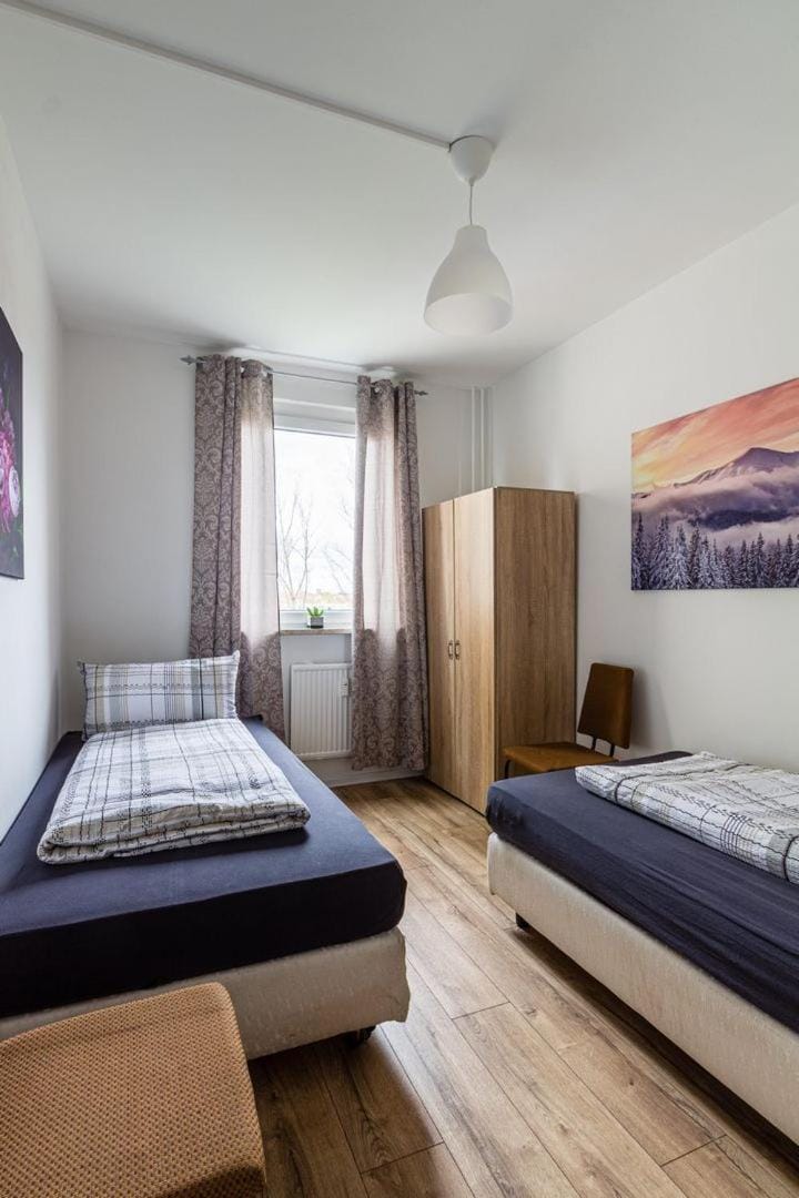 Enjoy your stay with DKN apartments - Mon-Sun - Late night check-in - Multilanguage - Near S-Bahn - Witamy serdecznie Apartment in Halle Saale