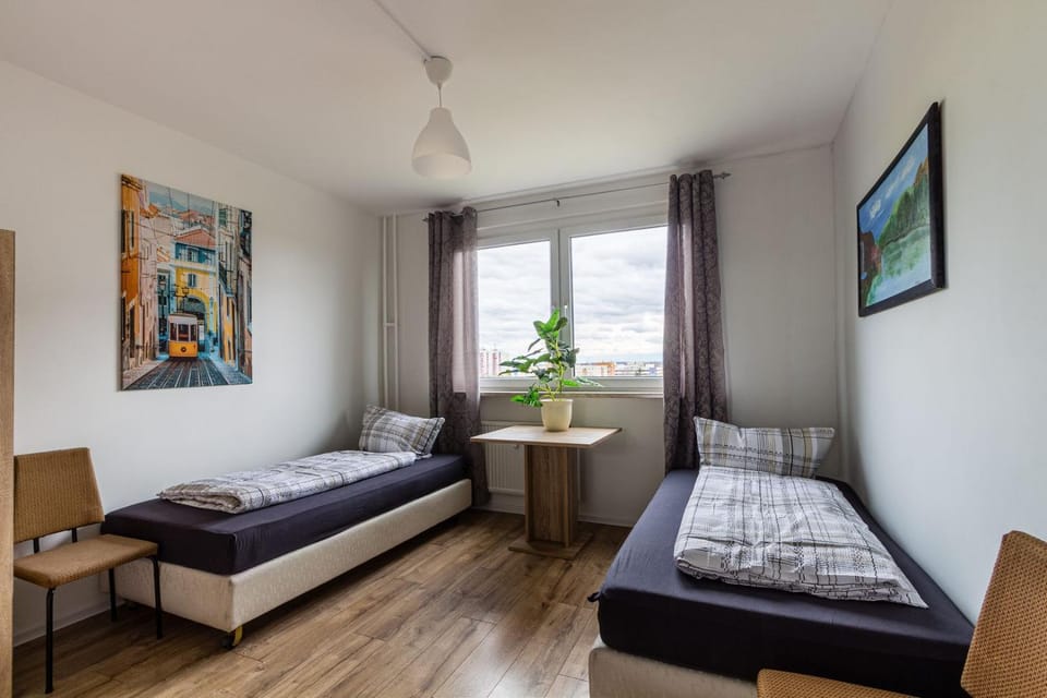 Enjoy your stay with DKN apartments - Mon-Sun - Late night check-in - Multilanguage - Near S-Bahn - Witamy serdecznie Apartment in Halle Saale
