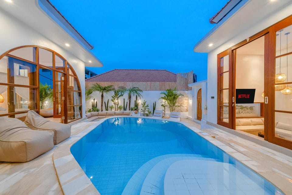 Villa Kallistē - Mediterranean & Luxury 3BR - Canggu Beach Villa in North Kuta