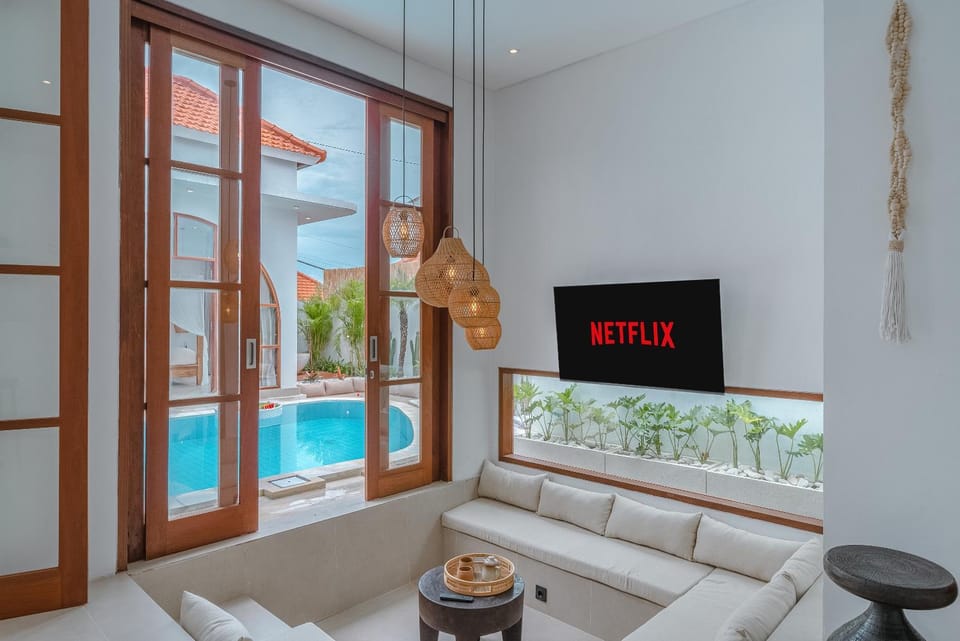Villa Kallistē - Mediterranean & Luxury 3BR - Canggu Beach Villa in North Kuta