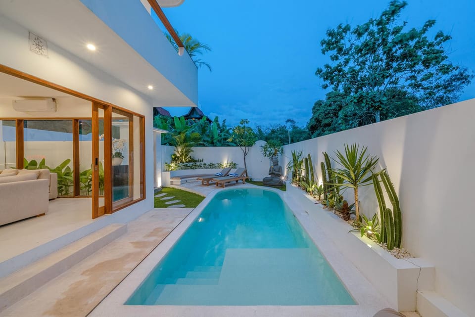 Villa KARMA - Modern & Luxury 3BR Villa - Canggu Beah House in North Kuta