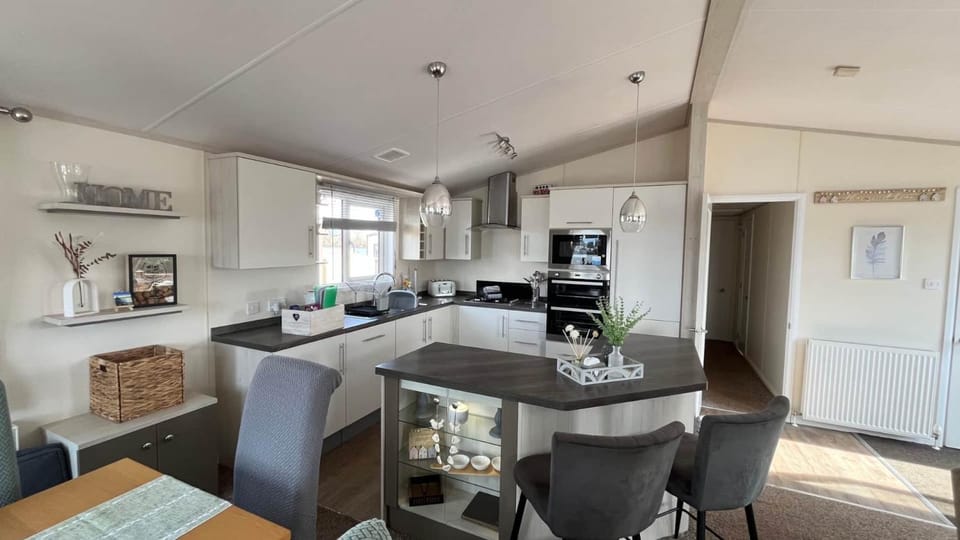 1 Waterski House in Tattershall